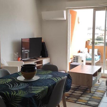 Appartement Avec Grande Terrasse A 15 Mn De La Mer Saint-Estève Dış mekan fotoğraf